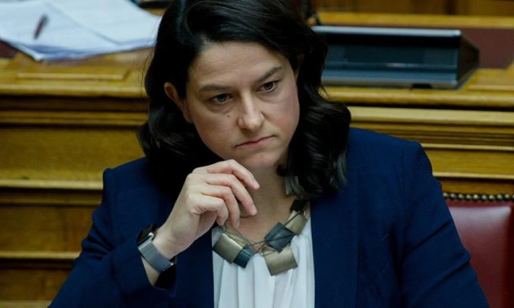 Κεραμέως: "Καθιερώνονται και στα νήπια τα self test"